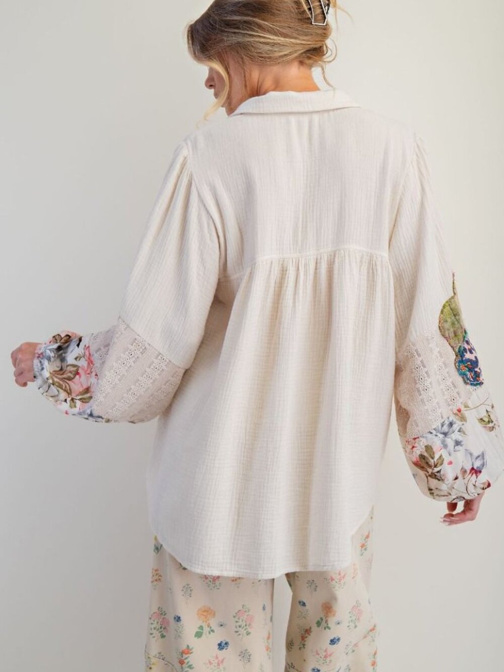 EASEL ROMANTIC MIXED MEDIA VINTAGE INSPIRED BLOUSE - Picture 2 of 2